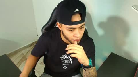 Snapshot of xanderstone00 chatting on February 24, 5:22 pm Xanderstone online show from February 24, 5:22 pm