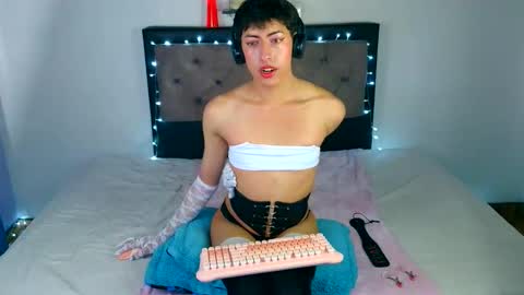 xangel__dustx online show from January 15, 6:22 pm