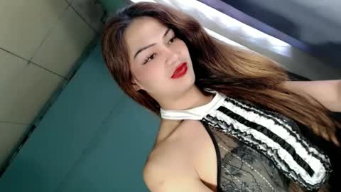 Snapshot of xangel_redx chatting on December 5, 11:18 pm ANGEL online show from December 5, 11:18 pm