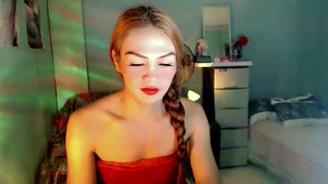 Snapshot of xangel_redx chatting on October 7, 11:24 pm ANGEL online show from October 7, 11:24 pm