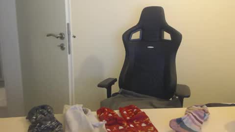 Snapshot of xaphan2k chatting on December 1, 6:29 am Joe online show from December 1, 6:29 am