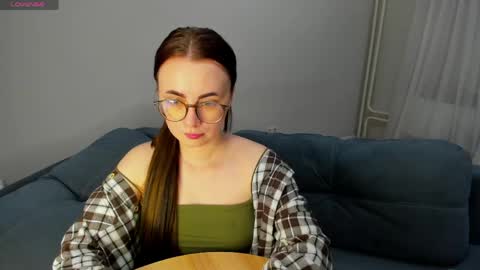 Snapshot of xapka_lapka chatting on April 19, 6:10 pm Alice online show from April 19, 6:10 pm