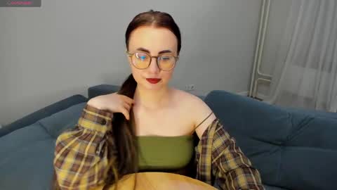 Snapshot of xapka_lapka chatting on April 21, 3:39 pm Alice online show from April 21, 3:39 pm