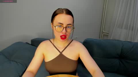 Snapshot of xapka_lapka chatting on April 23, 3:03 pm Alice online show from April 23, 3:03 pm