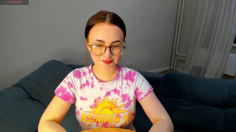 Snapshot of xapka_lapka chatting on April 25, 2:25 pm Alice online show from April 25, 2:25 pm