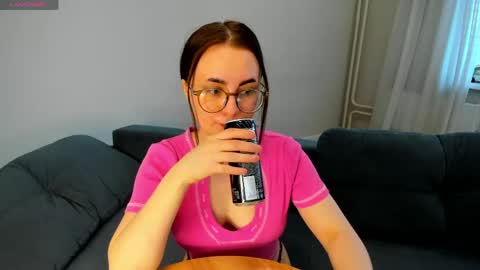 Snapshot of xapka_lapka chatting on April 30, 12:00 pm Alice online show from April 30, 12:00 pm