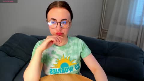 Snapshot of xapka_lapka chatting on May 6, 4:41 am Alice online show from May 6, 4:41 am