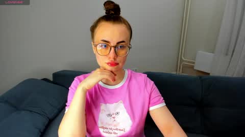 Snapshot of xapka_lapka chatting on May 12, 7:55 pm Alice online show from May 12, 7:55 pm