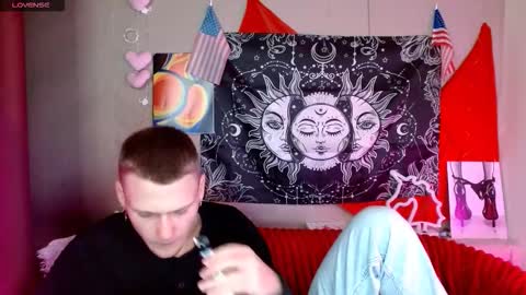 Snapshot of xavier_night81 chatting on October 16, 7:20 am xavier_night81 online show from October 16, 7:20 am