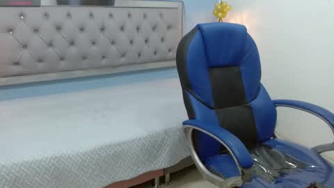 xavii_18_ online show from February 9, 6:26 pm