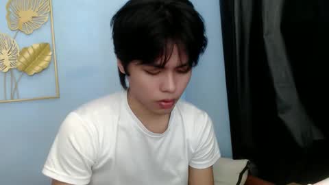 xcharls08 online show from May 30, 7:16 am
