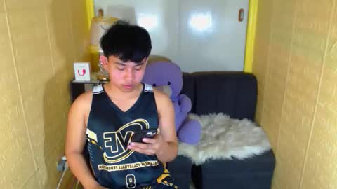 Snapshot of xcigbatecum chatting on February 9, 1:53 am Charlie online show from February 9, 1:53 am