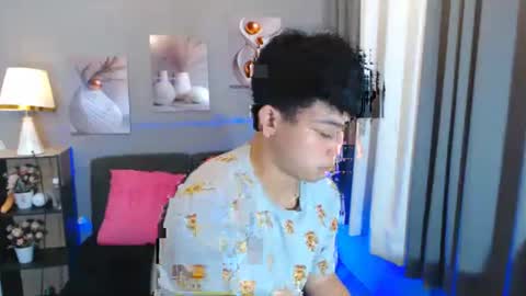 Snapshot of xcigbatecum chatting on February 15, 5:53 pm Charlie online show from February 15, 5:53 pm