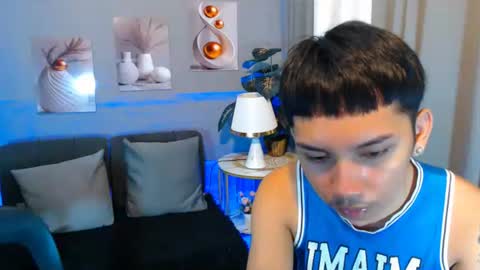 Snapshot of xcigbatecum chatting on February 22, 12:47 pm Charlie online show from February 22, 12:47 pm