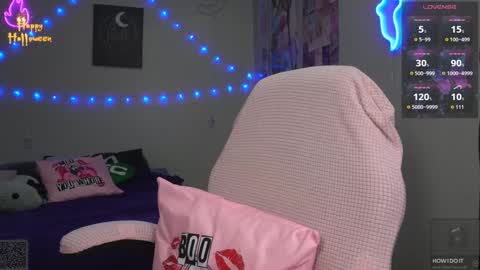 spoil me here  online show from October 23, 5:33 pm