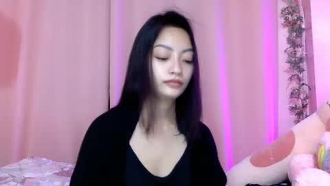 Snapshot of xcxccy19 chatting on February 5, 1:00 pm Sachi Cy online show from February 5, 1:00 pm