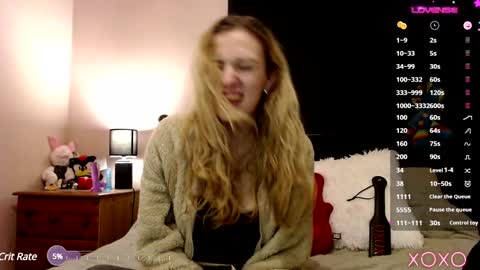 Snapshot of xelliee_rosex chatting on December 16, 10:24 pm EllieeRose online show from December 16, 10:24 pm