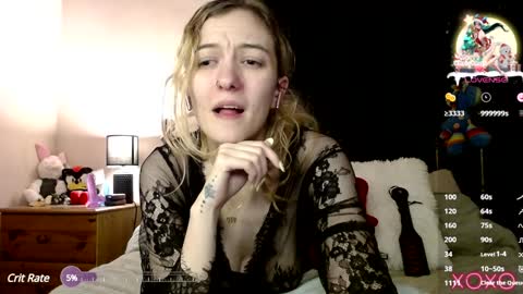 Snapshot of xelliee_rosex chatting on December 28, 5:44 am EllieeRose online show from December 28, 5:44 am