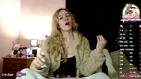 Snapshot of xelliee_rosex chatting on January 6, 2:36 pm EllieeRose online show from January 6, 2:36 pm