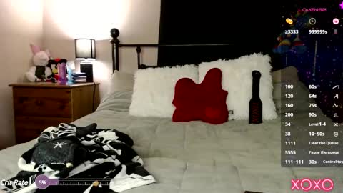 Snapshot of xelliee_rosex chatting on February 25, 3:49 pm EllieeRose online show from February 25, 3:49 pm