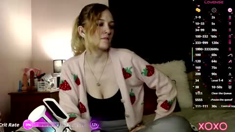 Snapshot of xelliee_rosex chatting on September 22, 11:29 pm EllieeRose online show from September 22, 11:29 pm