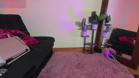 Kanae. online show from November 18, 10:47 pm