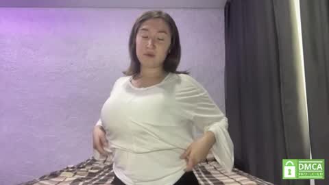 Snapshot of xeniabungard chatting on July 1, 8:38 am Mia online show from July 1, 8:38 am