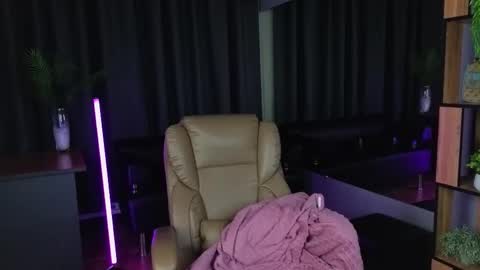 Ann online show from November 11, 8:31 pm