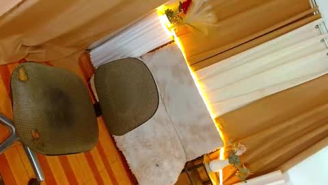 Snapshot of xfantasymistress chatting on December 18, 5:24 am xfantasymistress online show from December 18, 5:24 am