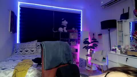 Snapshot of xhotcockcumts chatting on June 22, 2:02 am Barbie ann online show from June 22, 2:02 am