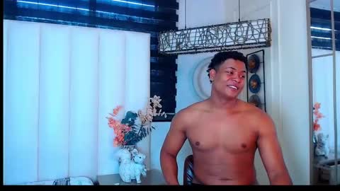 MICHAEL HUGE online show from December 4, 7:23 pm