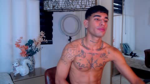 MICHAEL HUGE online show from December 17, 7:48 pm