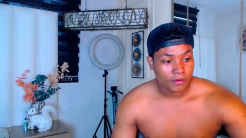 MICHAEL HUGE online show from December 20, 5:08 pm