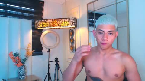 MICHAEL HUGE online show from March 11, 1:34 pm