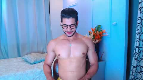 MICHAEL HUGE online show from September 17, 11:39 pm