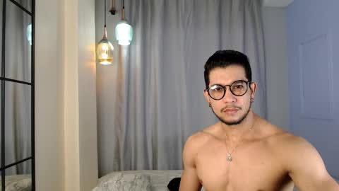 MICHAEL HUGE online show from September 18, 11:18 pm