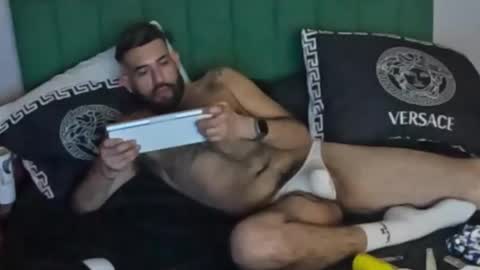 Snapshot of xhristian86 chatting on January 9, 10:29 am DJ Xhristian online show from January 9, 10:29 am