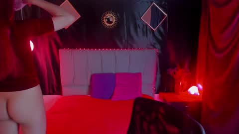 Snapshot of xialeeandlio chatting on December 8, 3:43 am xialee and Lio online show from December 8, 3:43 am