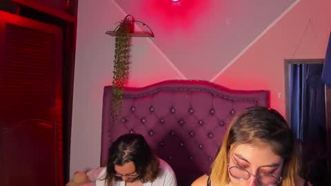 Snapshot of xialeeandlio chatting on December 16, 1:53 am xialee and Lio online show from December 16, 1:53 am