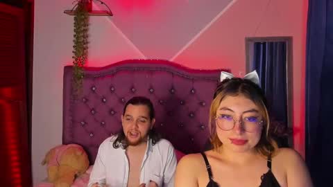 Snapshot of xialeeandlio chatting on December 23, 6:11 am xialee and Lio online show from December 23, 6:11 am