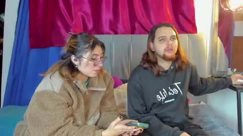 Snapshot of xialeeandlio chatting on February 10, 8:53 am xialee and Lio online show from February 10, 8:53 am