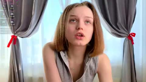 Luna and Lina online show from March 18, 4:15 am