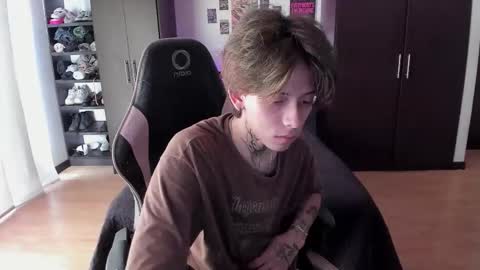 xIce Boy online show from February 10, 2:43 pm