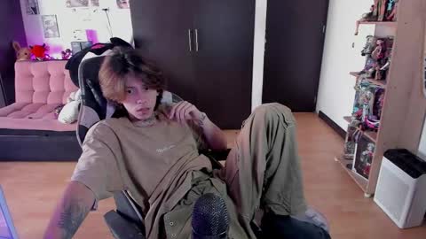 xIce Boy online show from May 20, 1:39 pm