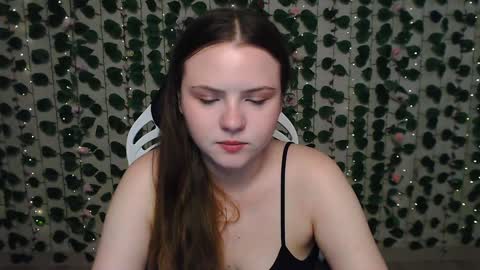 Lina online show from December 6, 4:25 am