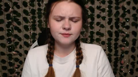 Lina online show from December 7, 4:20 am