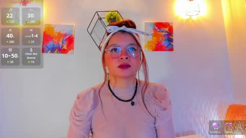 tifanny  online show from April 15, 11:39 am