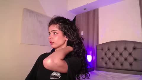 Snapshot of ximenaa_diaz chatting on September 9, 10:42 pm Mia Vega online show from September 9, 10:42 pm