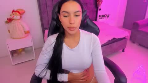 xiomara_cortes online show from December 19, 7:32 pm