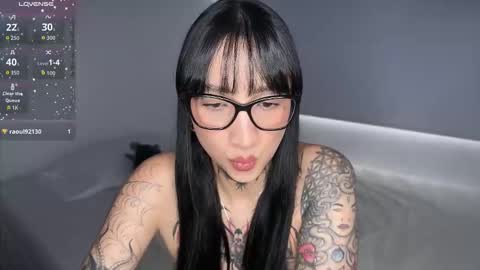 xisisxx online show from March 17, 9:51 pm